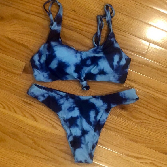 SHEIN Tie dye bikini size medium - Picture 4 of 4